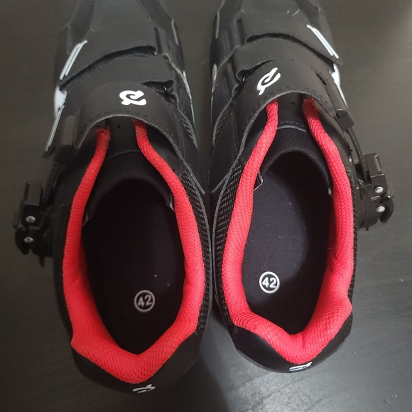 Peloton Snap in Cycling Shoes - Picture 6 of 6